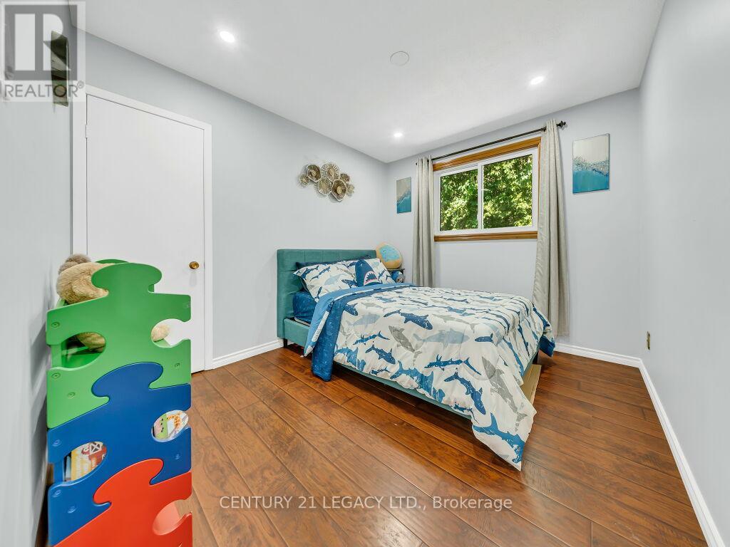 957 FRANCIS ROAD - 18