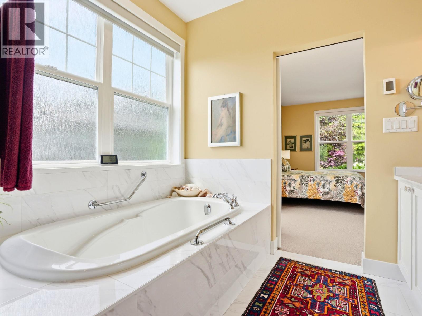 795 MADISON PLACE, Gibsons