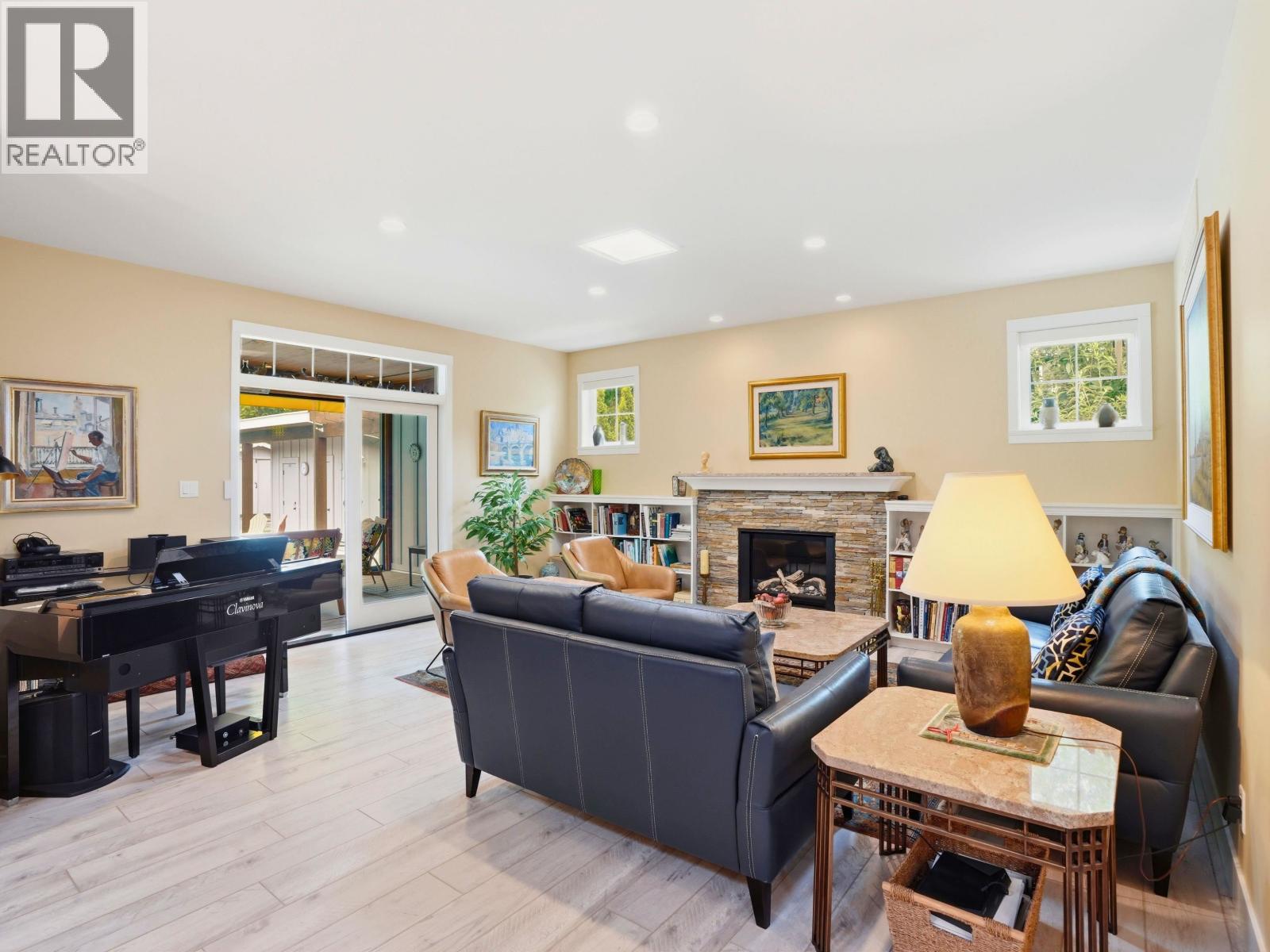 795 MADISON PLACE, Gibsons