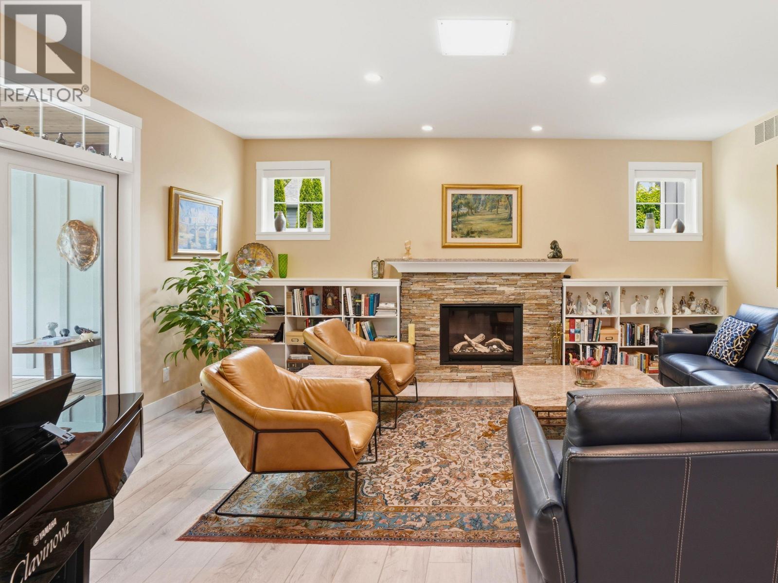 795 MADISON PLACE, Gibsons