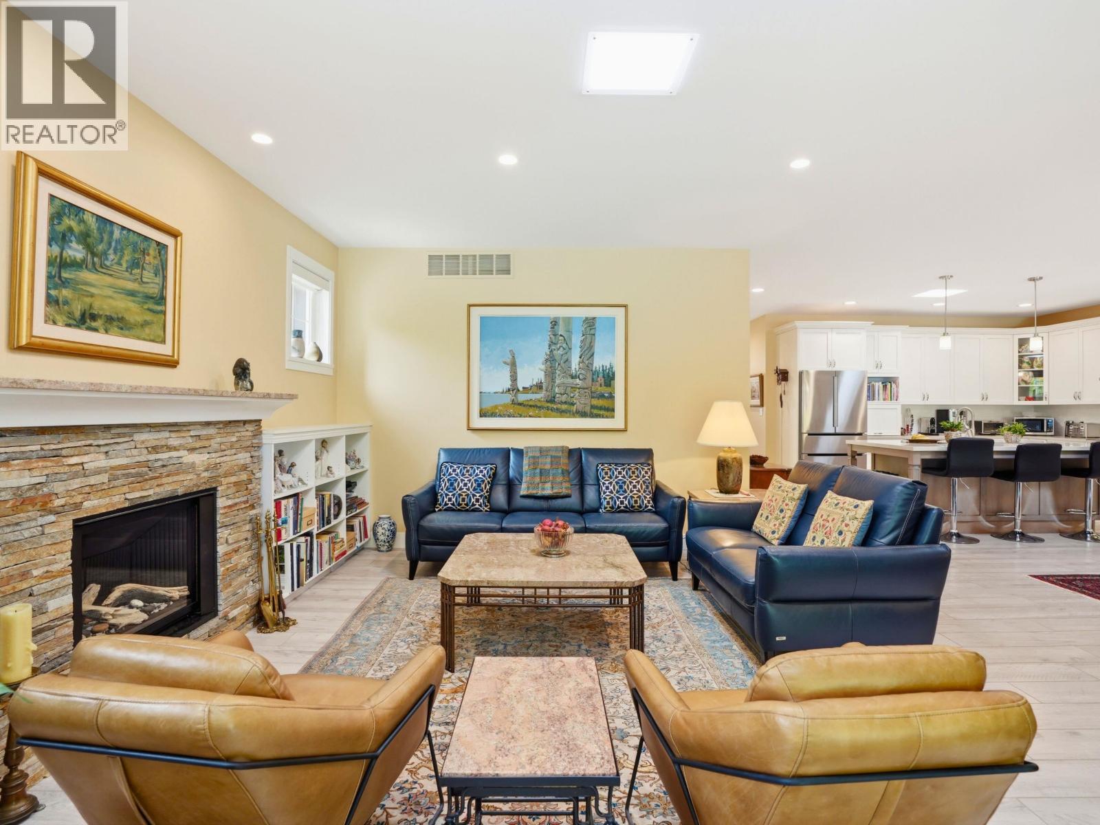 795 MADISON PLACE, Gibsons