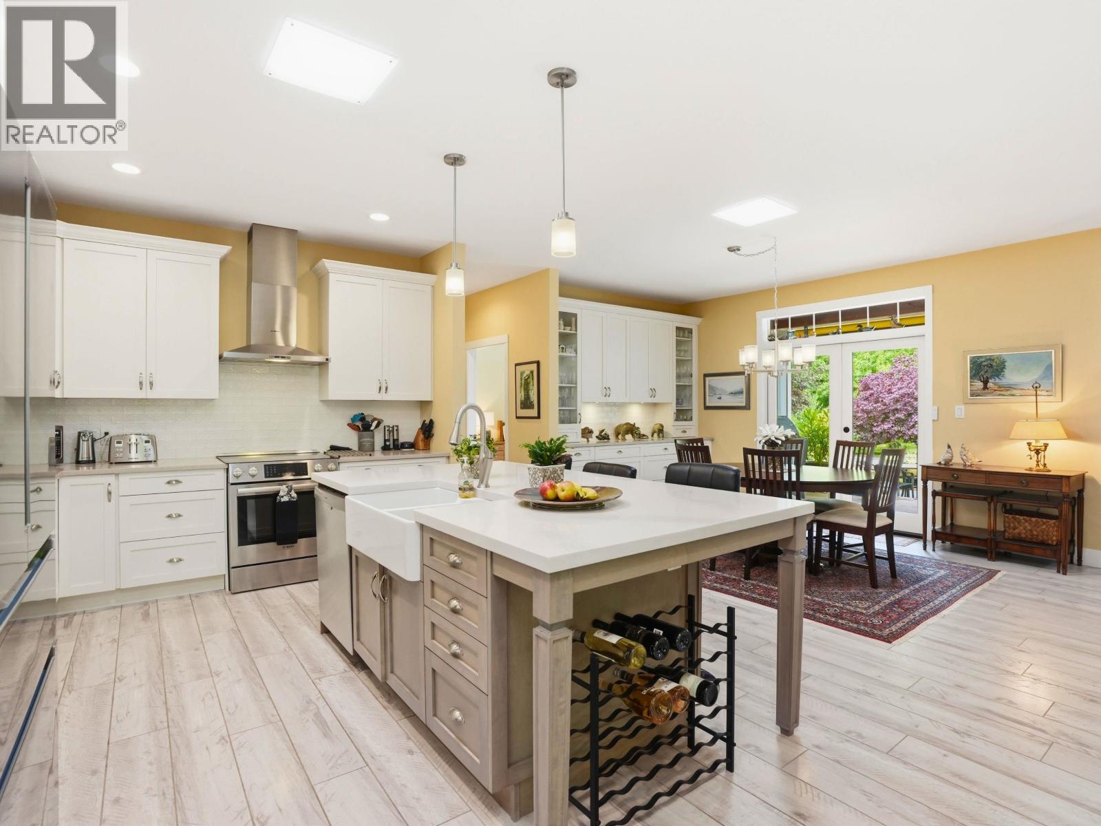 795 MADISON PLACE, Gibsons