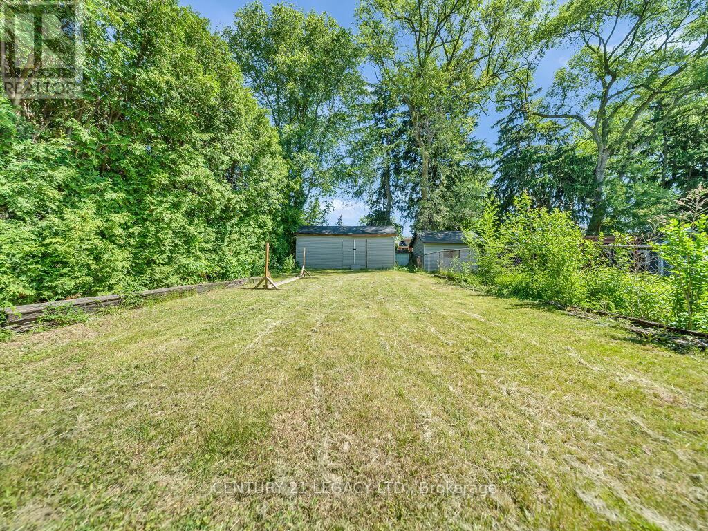 957 FRANCIS ROAD - 29