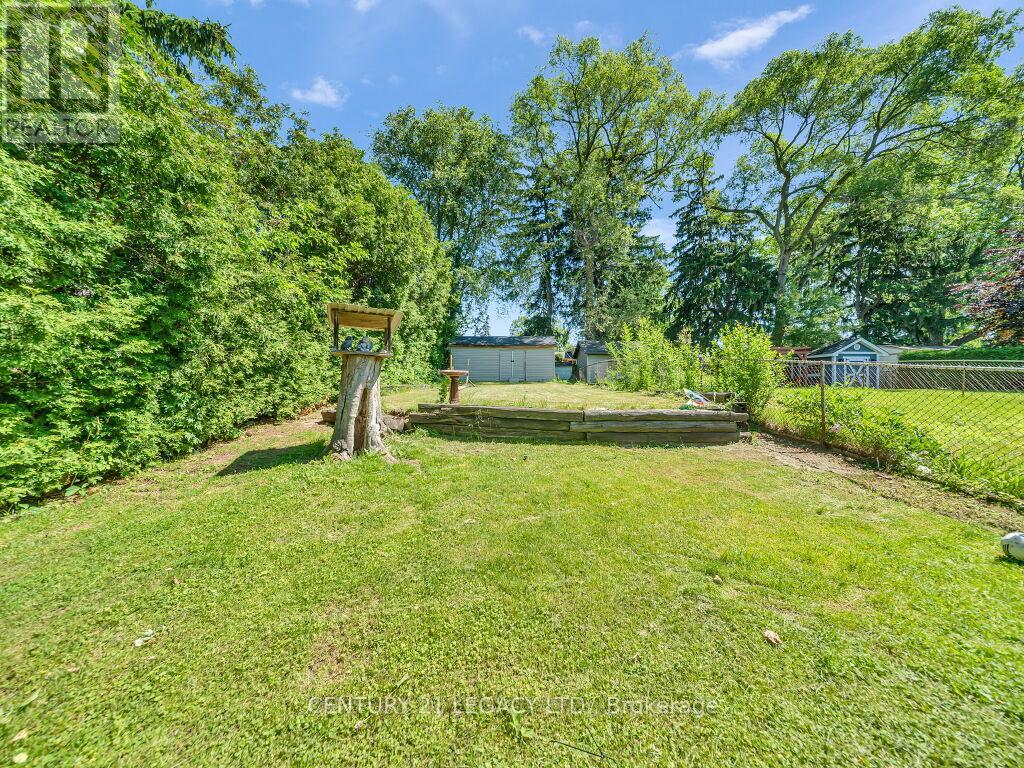 957 FRANCIS ROAD - 28