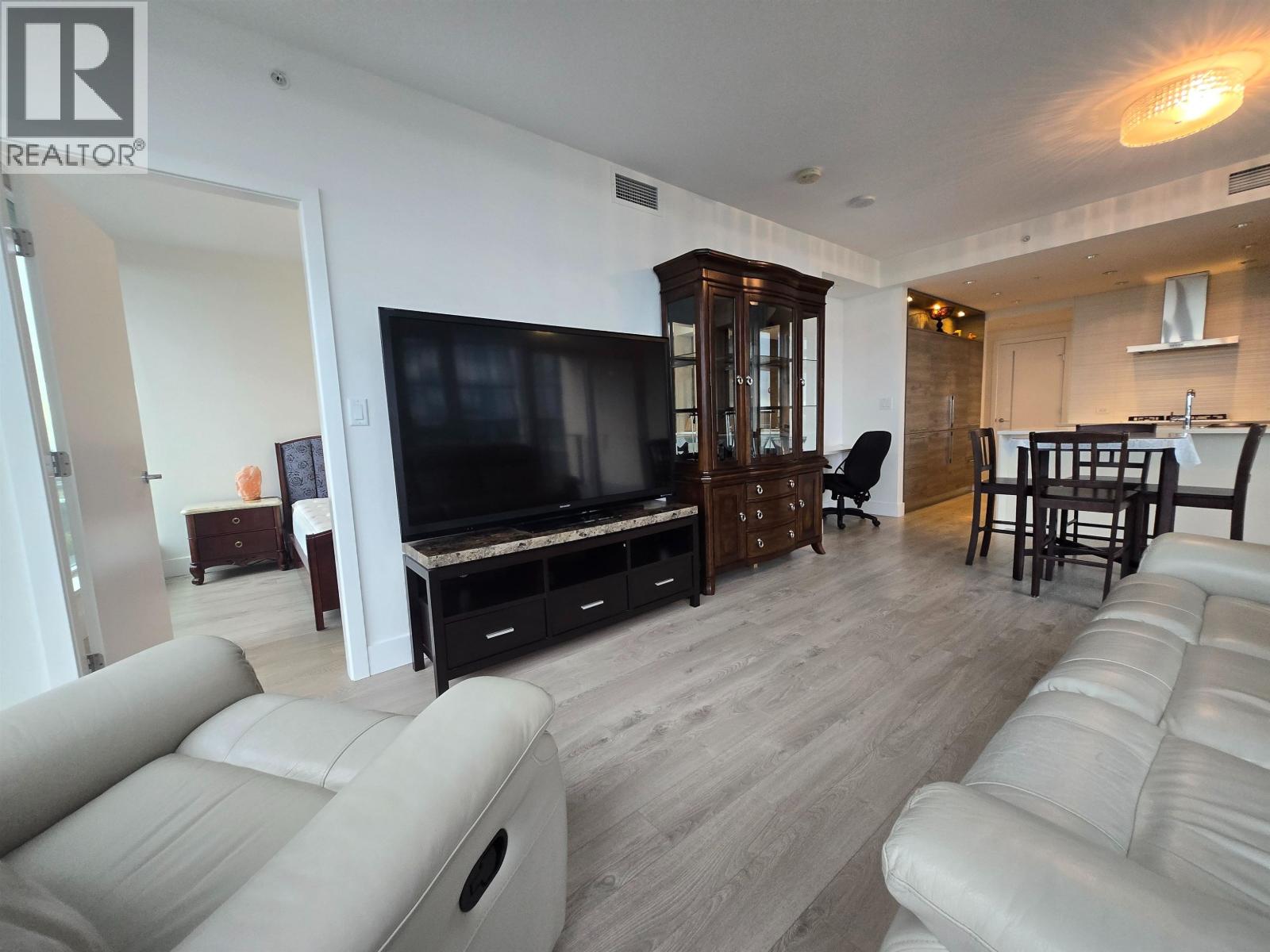 12XX 7358 EDMONDS STREET