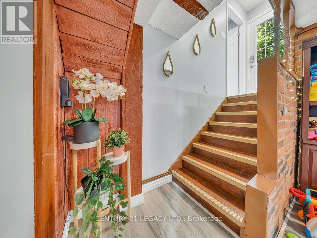 957 FRANCIS ROAD - 21