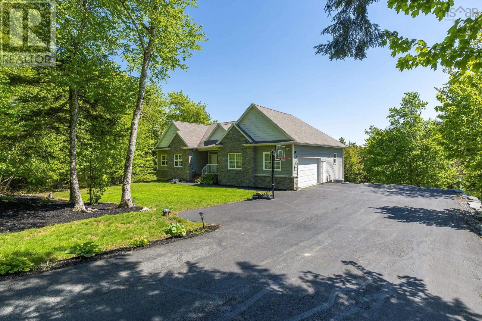293 Aberdeen Drive - 2