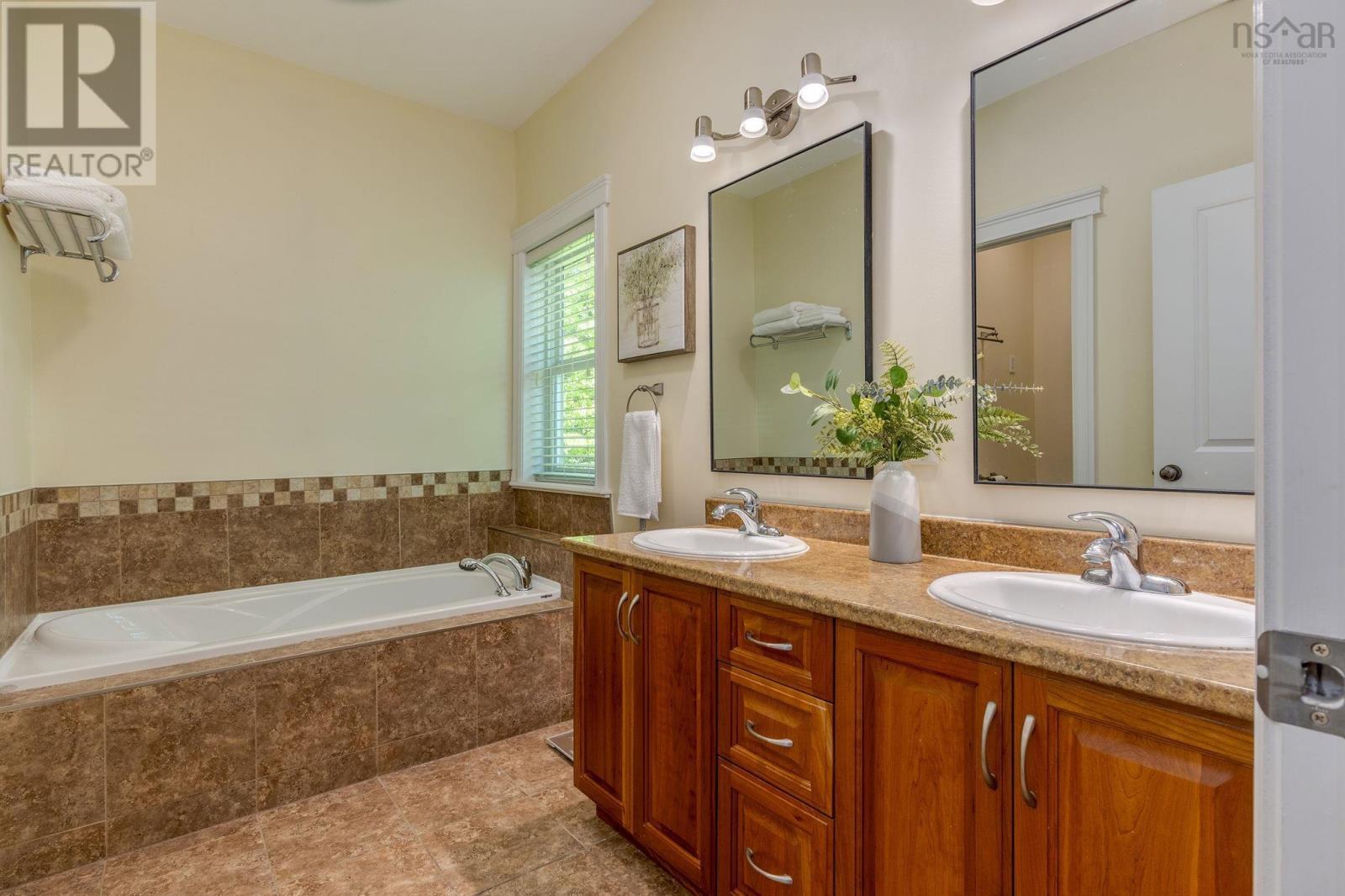 293 Aberdeen Drive - 32