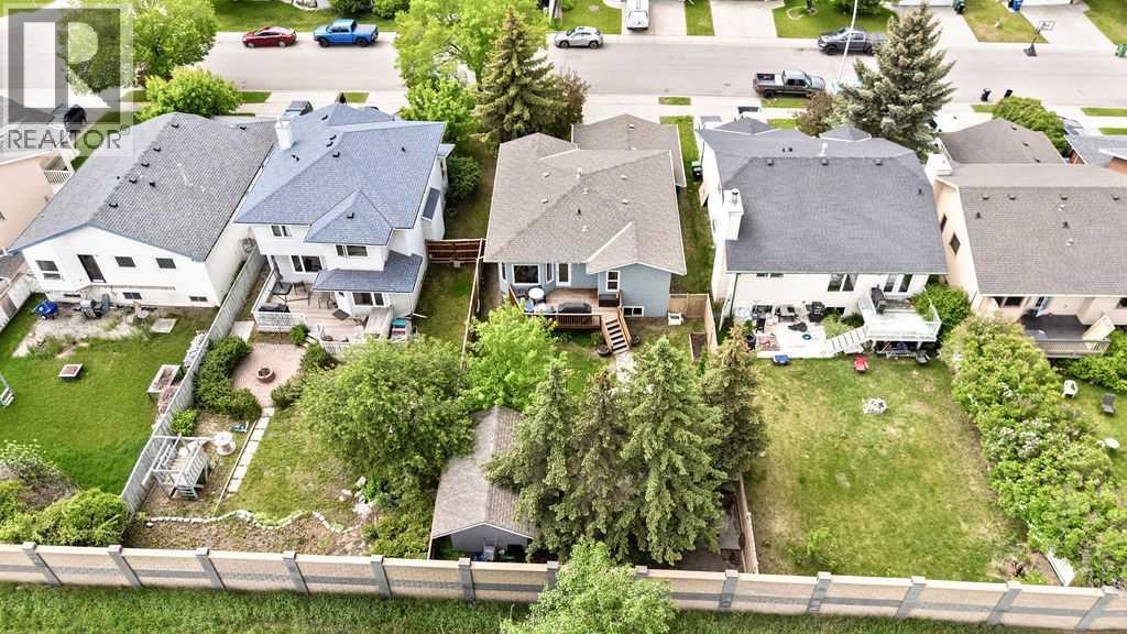 92 Waterstone Crescent SE — photo 37