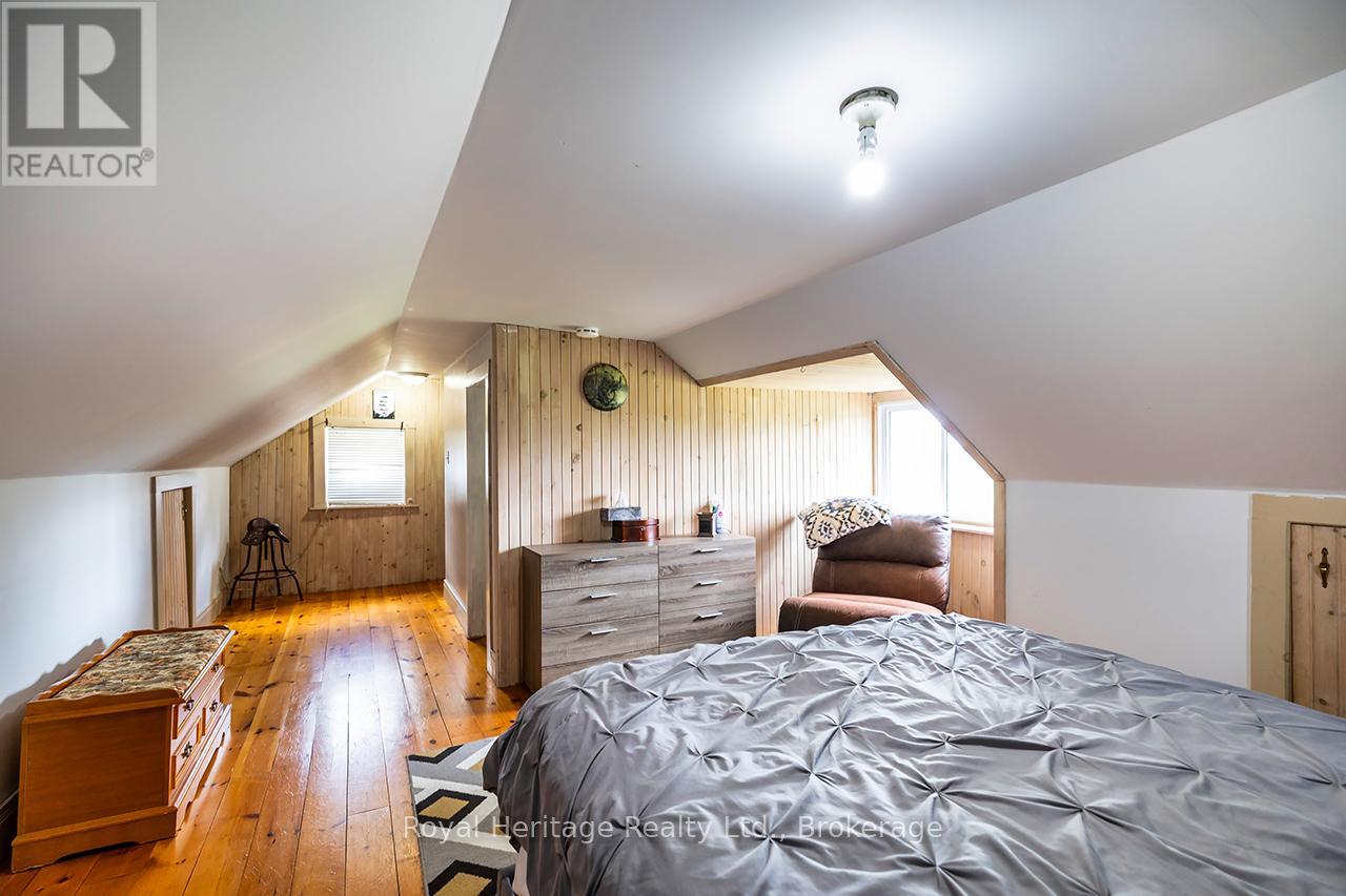 303 FOUR POINTS ROAD - 18