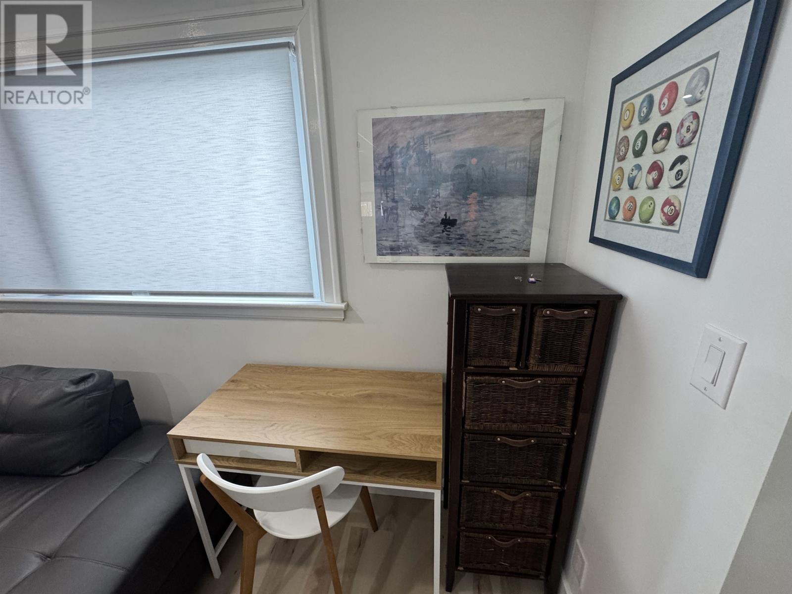 84 Machar Ave - 13