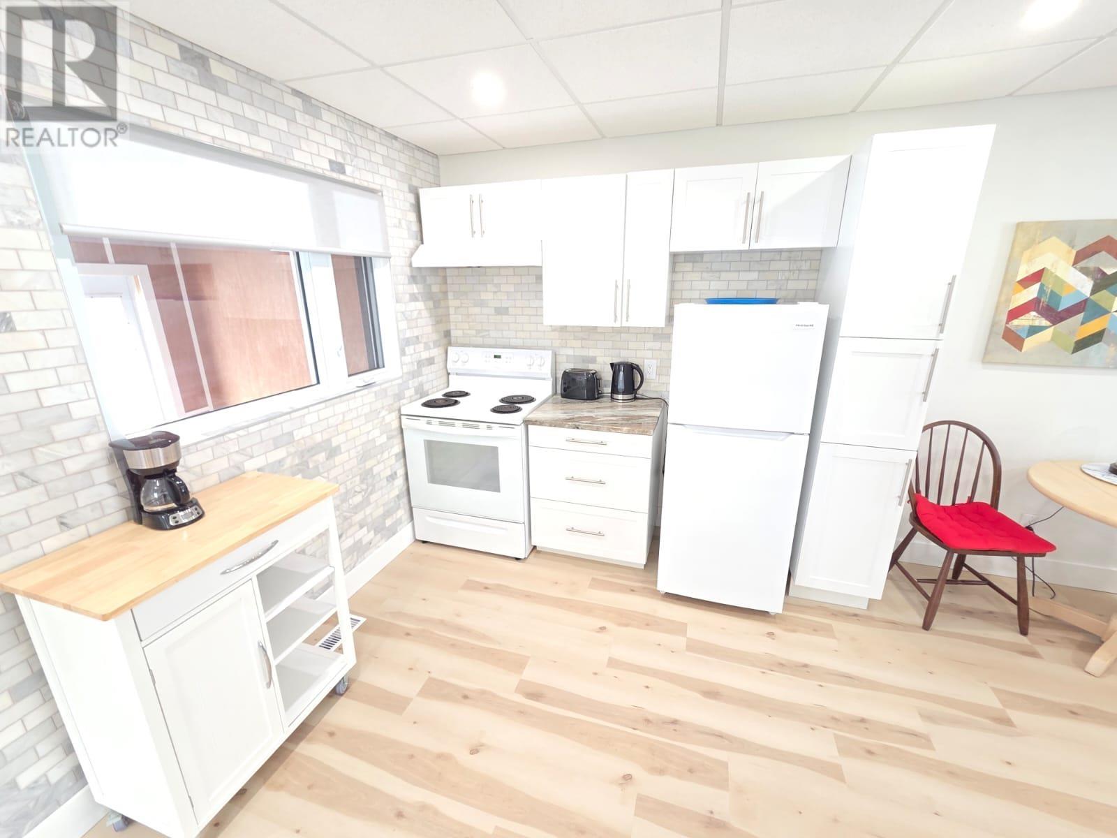 84 Machar Ave - 2