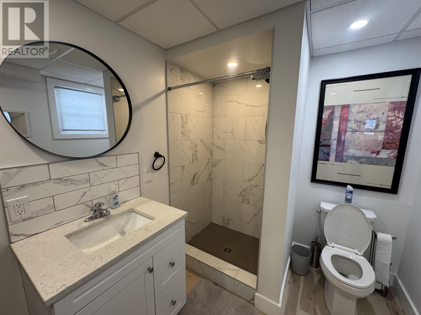 84 Machar Ave - 5