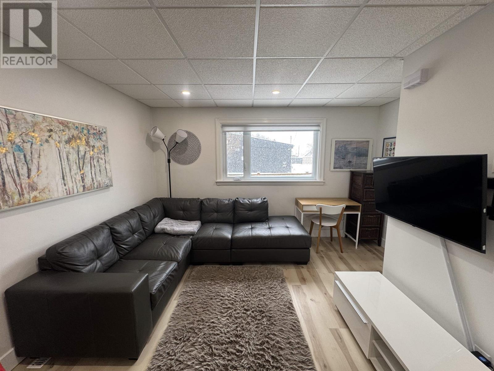 84 Machar Ave - 7