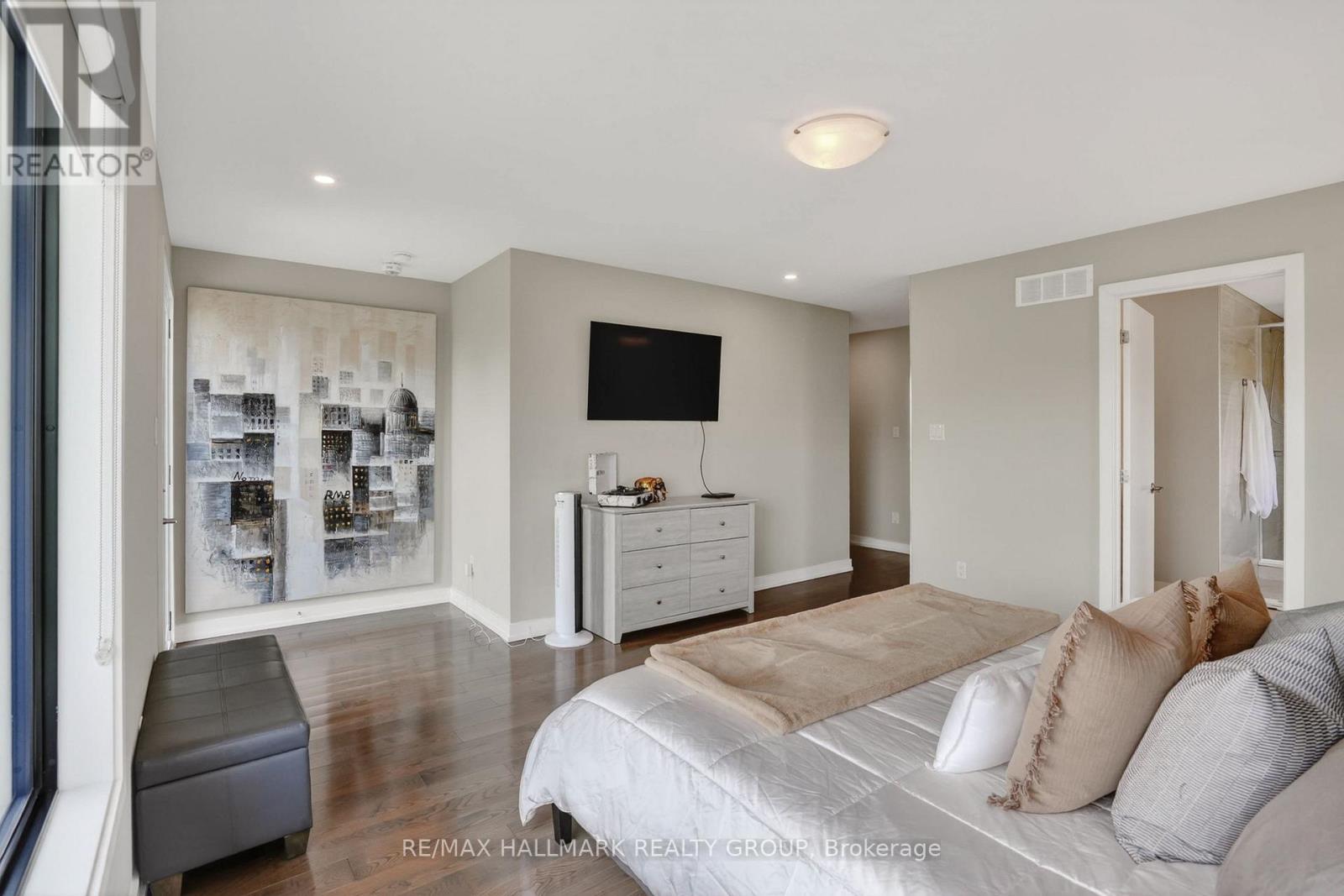 3 Bed, 3 Bath House for Sale in Ottawa – 2D RAILWAY STREET, Ottawa – MLS# X13429306 - Image 22