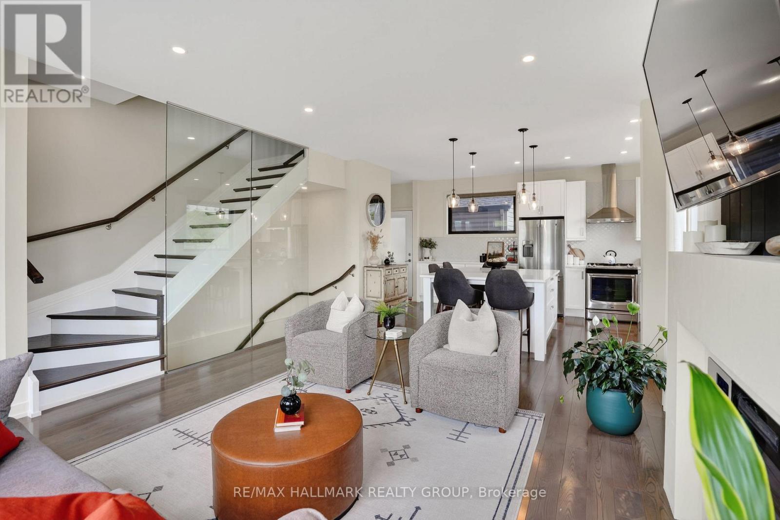 3 Bed, 3 Bath House for Sale in Ottawa – 2D RAILWAY STREET, Ottawa – MLS# X13429306 - Image 7