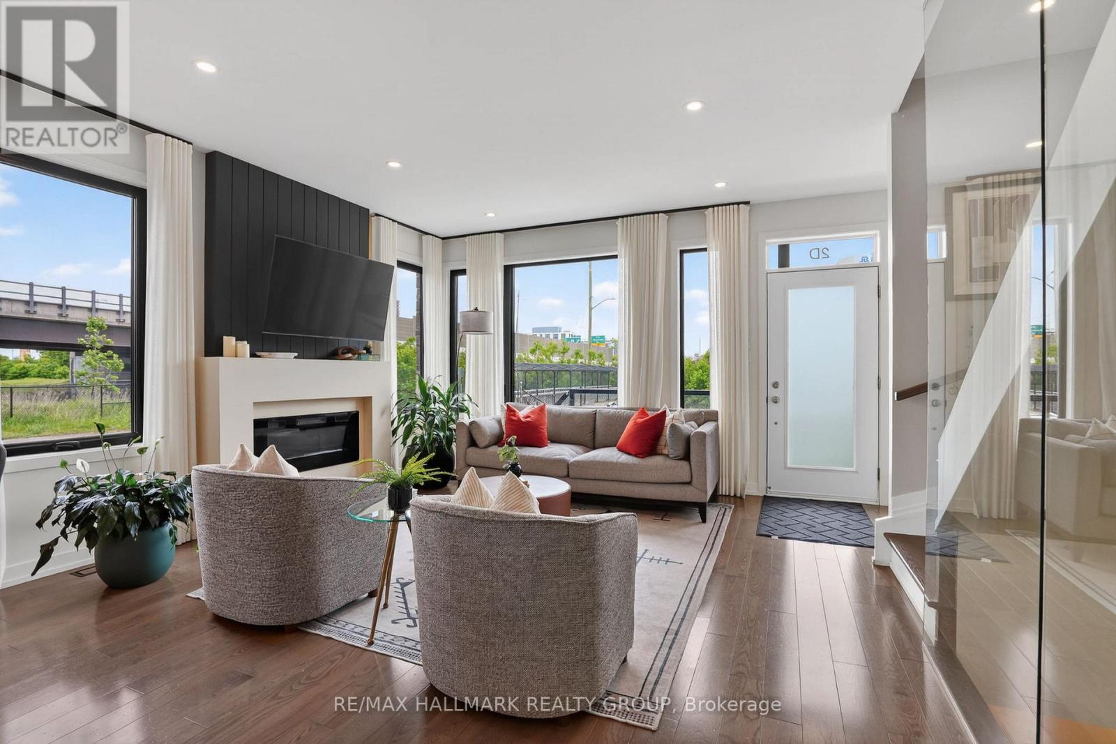 3 Bed, 3 Bath House for Sale in Ottawa – 2D RAILWAY STREET, Ottawa – MLS# X13429306 - Image 9