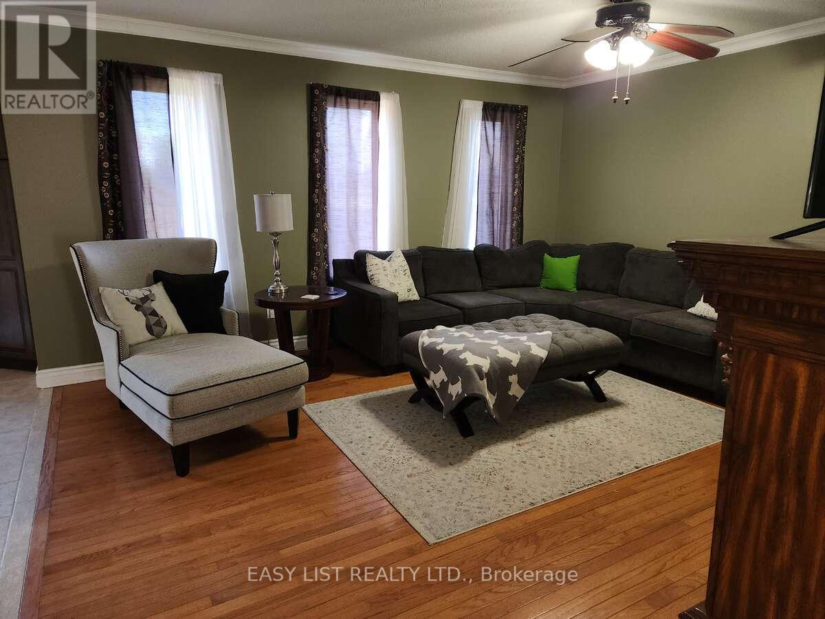 222 SPRUCEWOOD CRESCENT - 8