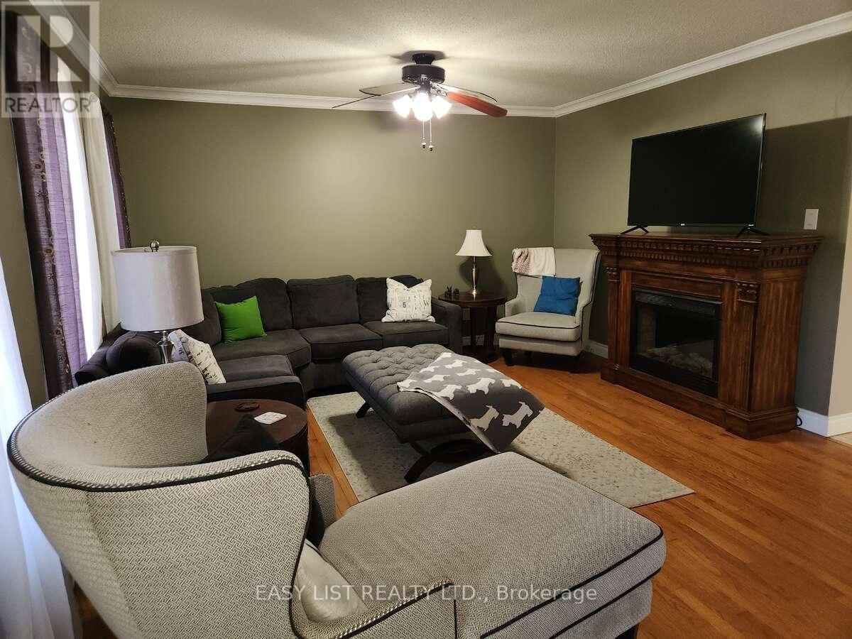 222 SPRUCEWOOD CRESCENT - 9