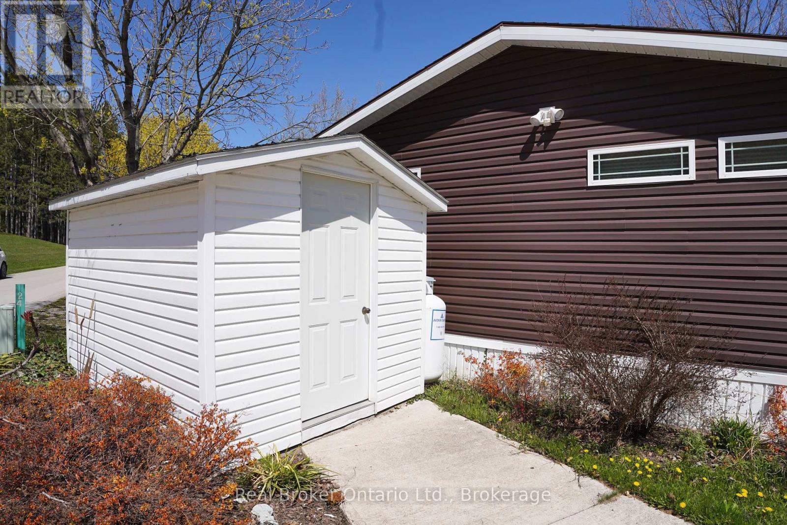 #M24 13 SOUTHLINE AVENUE - 30