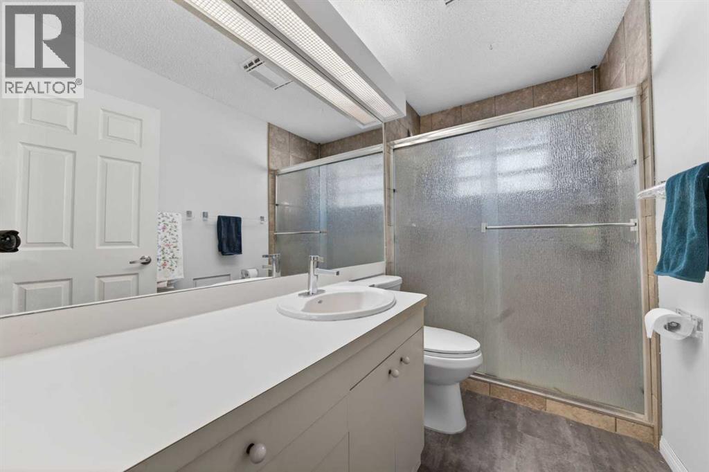 740 Hunterston Crescent NW — photo 17