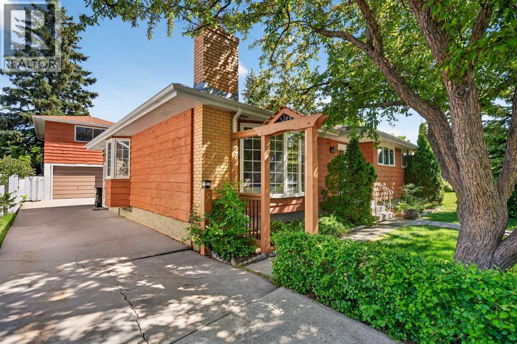 740 Hunterston Crescent NW - photo 2