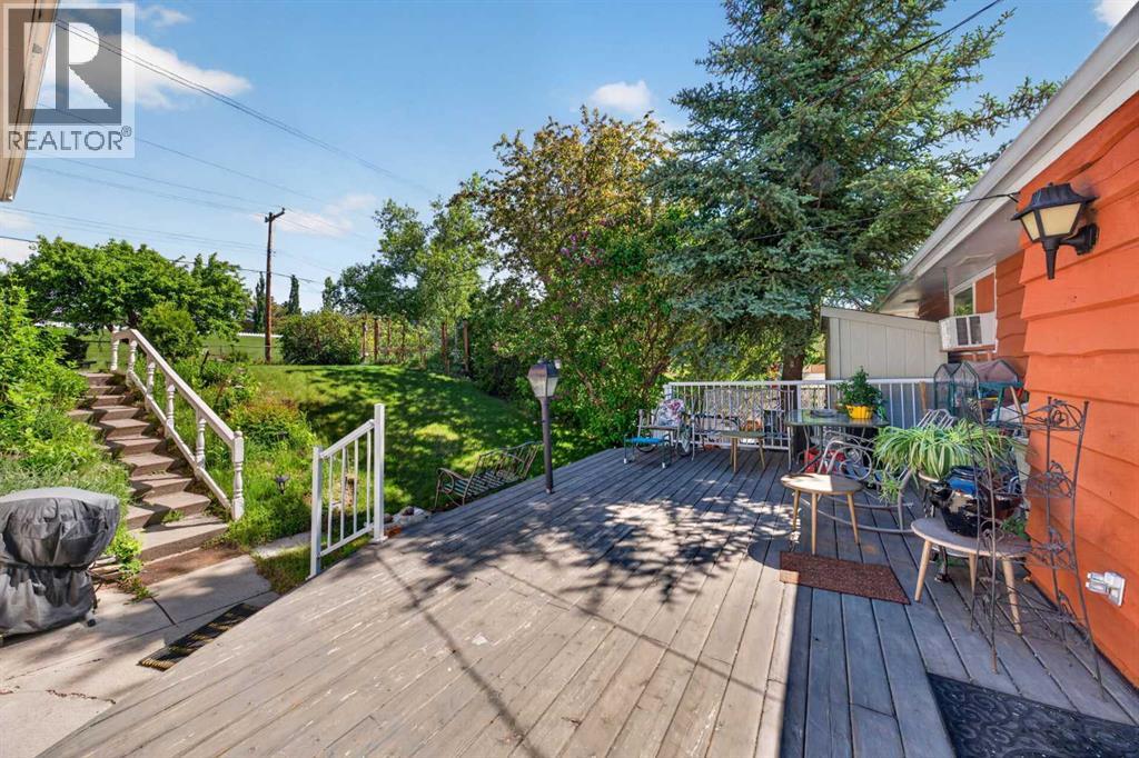 740 Hunterston Crescent NW — photo 30
