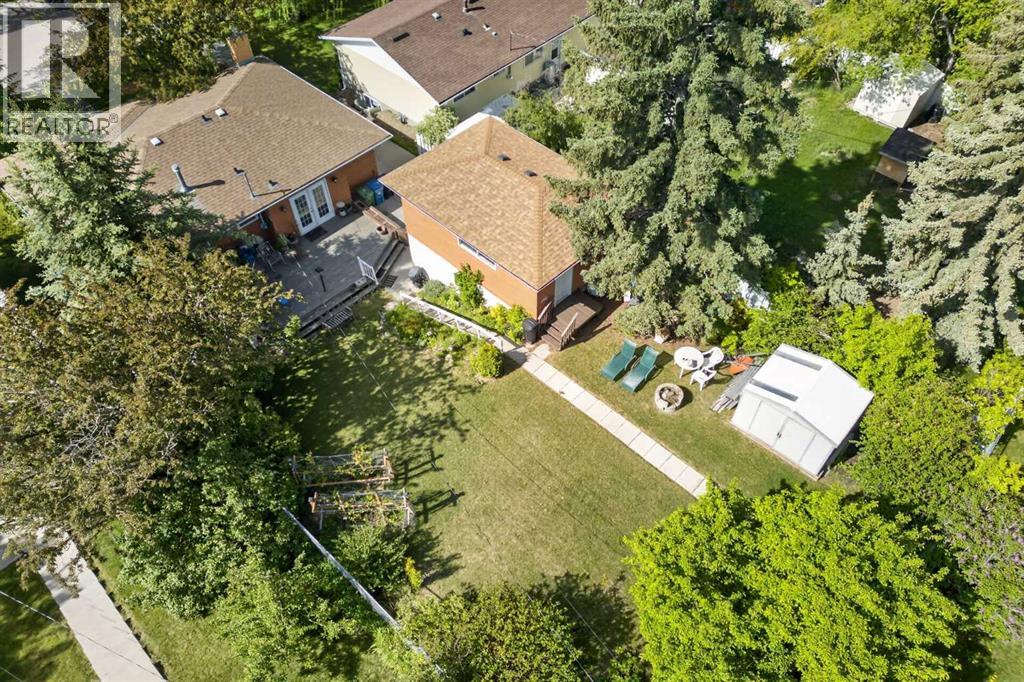 740 Hunterston Crescent NW — photo 39