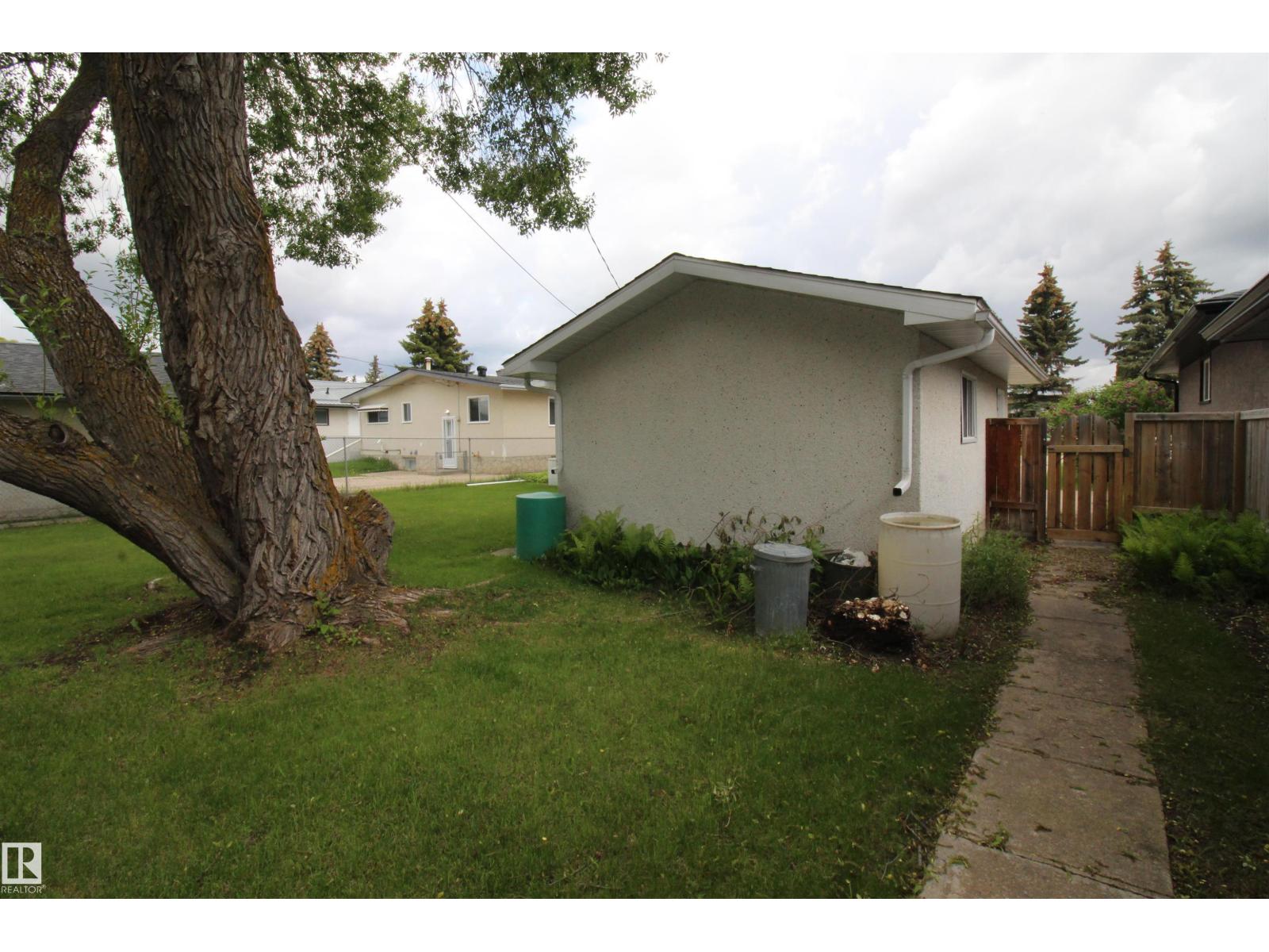 5504 56 ST — photo 13