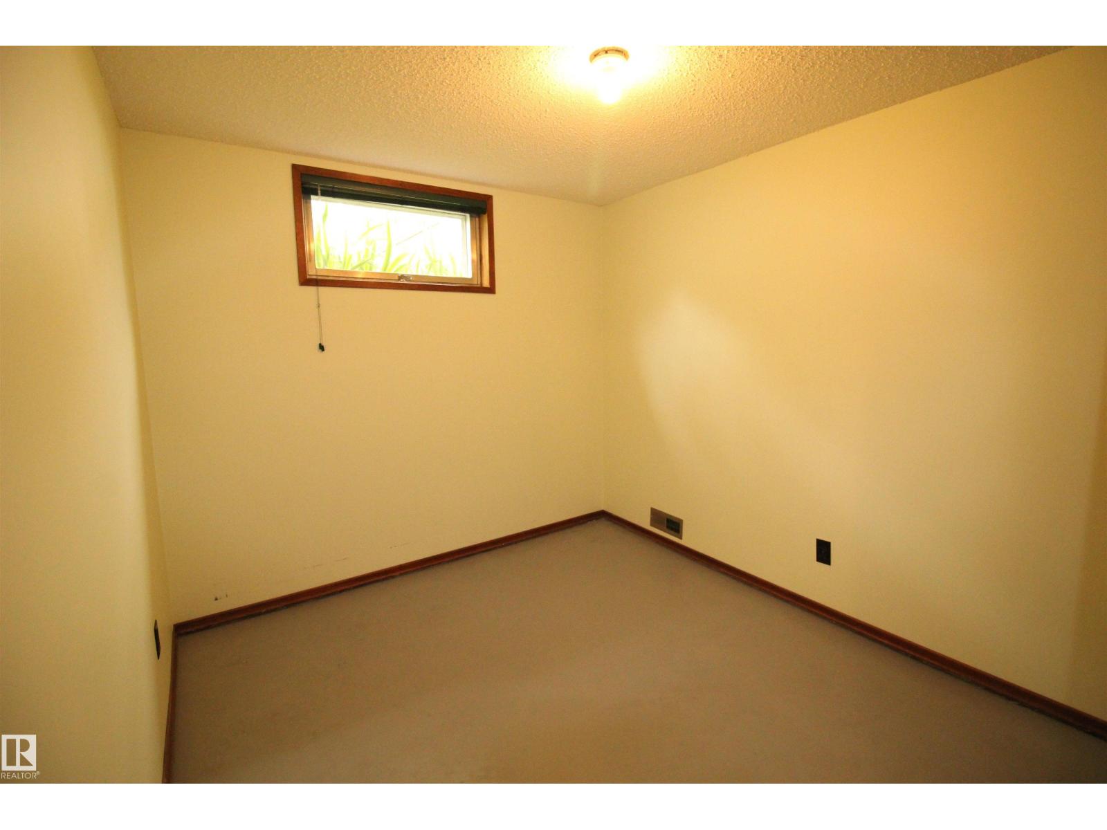 5504 56 ST — photo 31