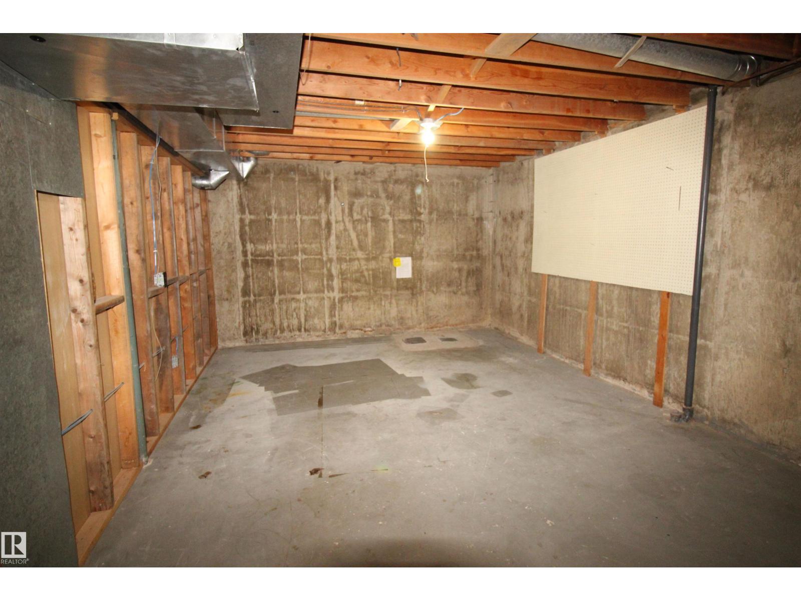 5504 56 ST — photo 33