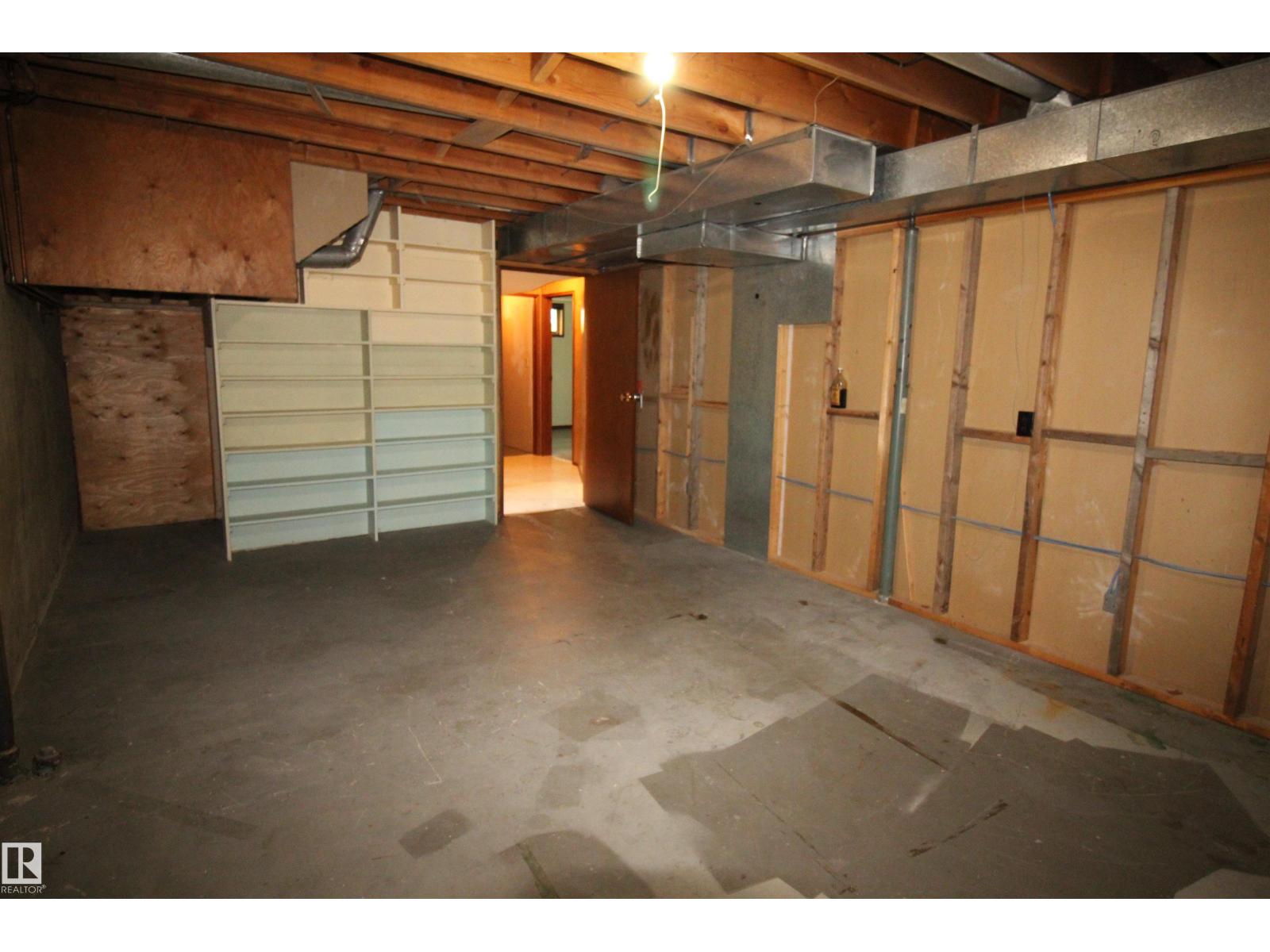 5504 56 ST — photo 34