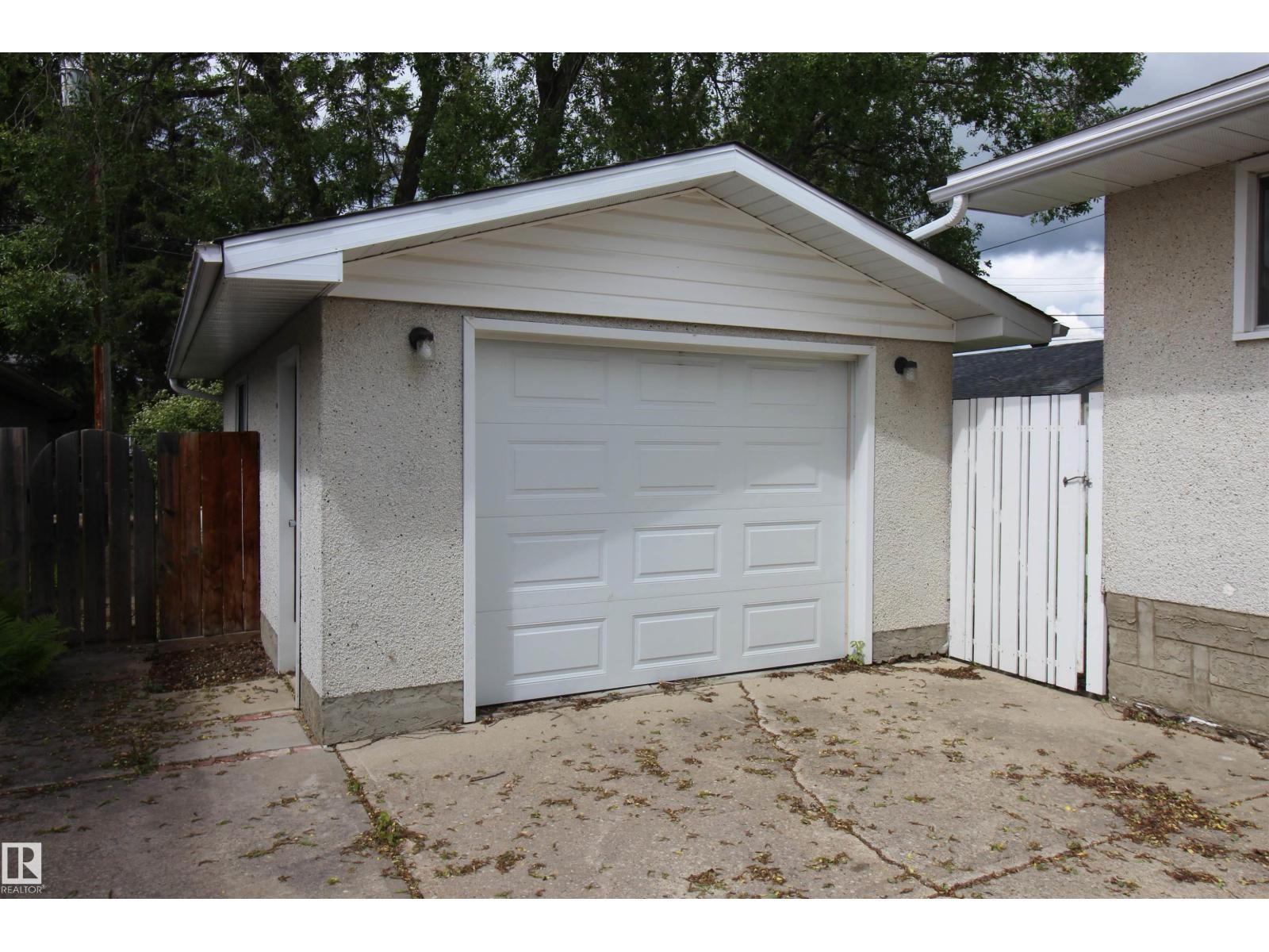 5504 56 ST — photo 37