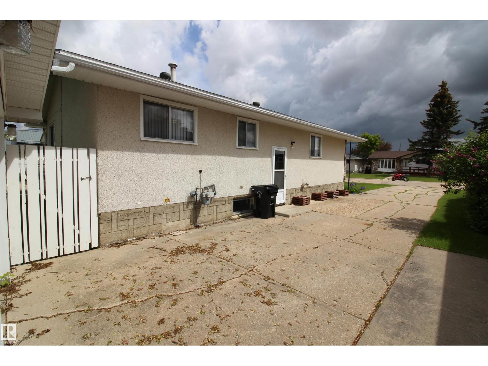 5504 56 ST — photo 8