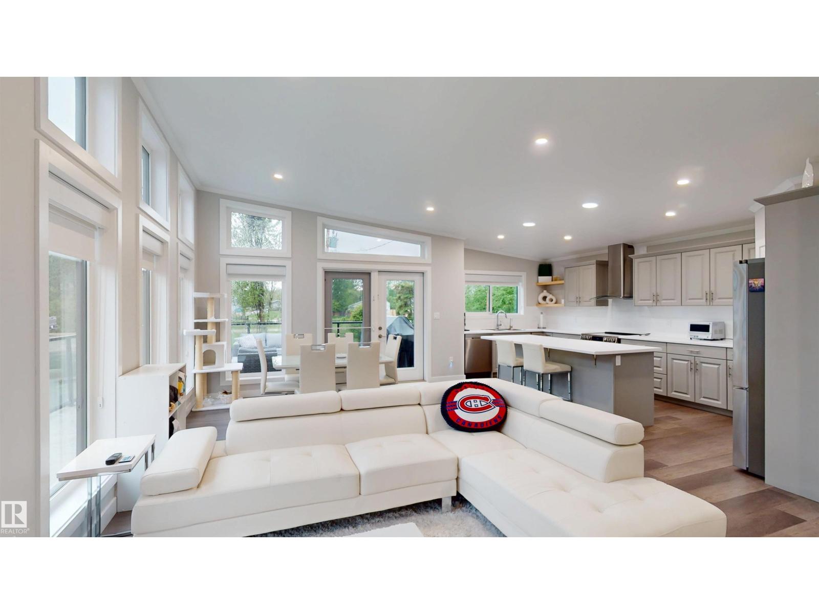 28 4319 LAKESHORE RD - 20