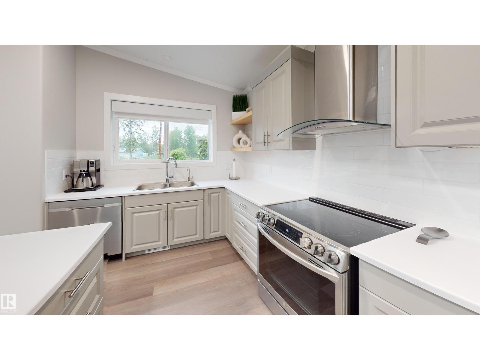 28 4319 LAKESHORE RD - 24