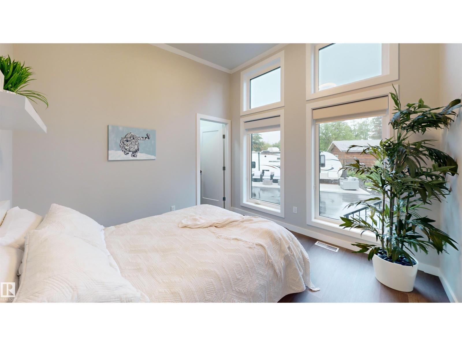 28 4319 LAKESHORE RD - 30