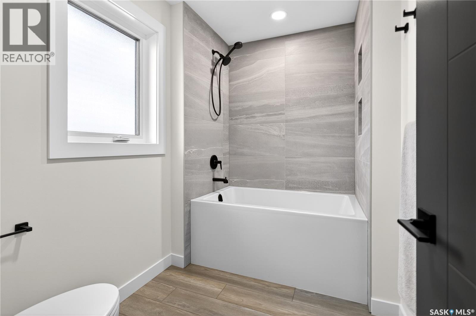 428 Woolf BEND - 40