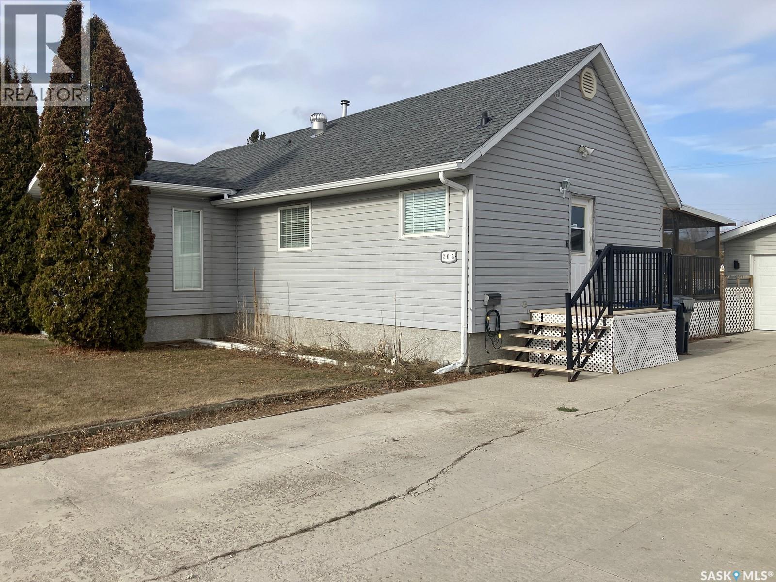 205 6th STREET N - 2