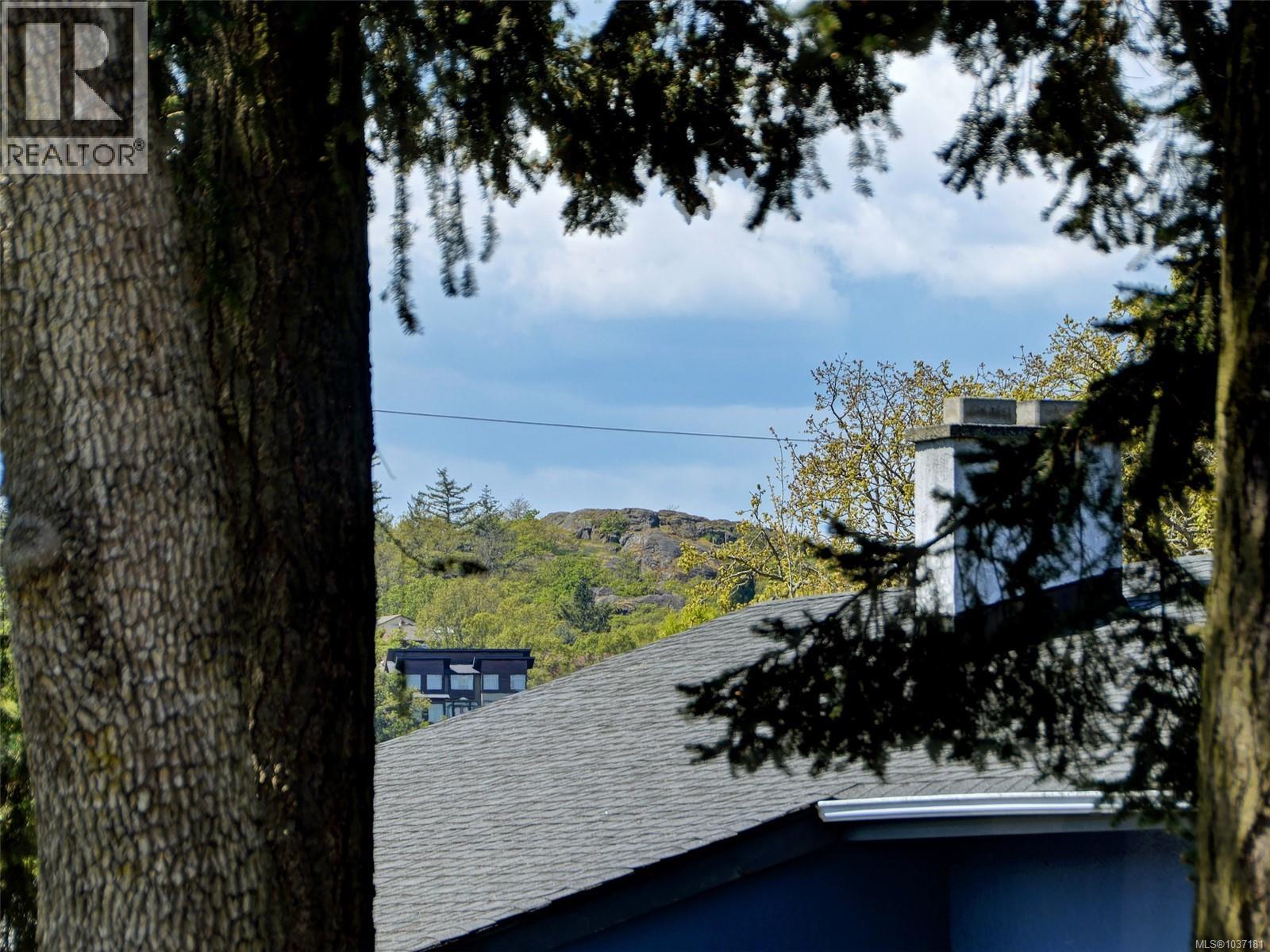 #205 4030 Borden St - 24