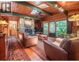 8626 Redrooffs Road, Halfmoon Bay, BC V7Z1E7 Photo 11