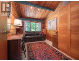 8626 Redrooffs Road, Halfmoon Bay, BC V7Z1E7 Photo 17