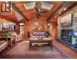 8626 Redrooffs Road, Halfmoon Bay, BC V7Z1E7 Photo 13