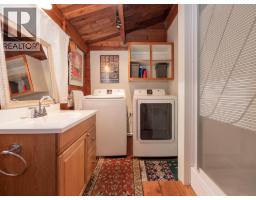 8626 Redrooffs Road, Halfmoon Bay, BC V7Z1E7 Photo 24