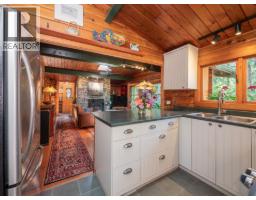 8626 Redrooffs Road, Halfmoon Bay, BC V7Z1E7 Photo 10