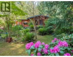 8626 Redrooffs Road, Halfmoon Bay, BC V7Z1E7 Photo 7
