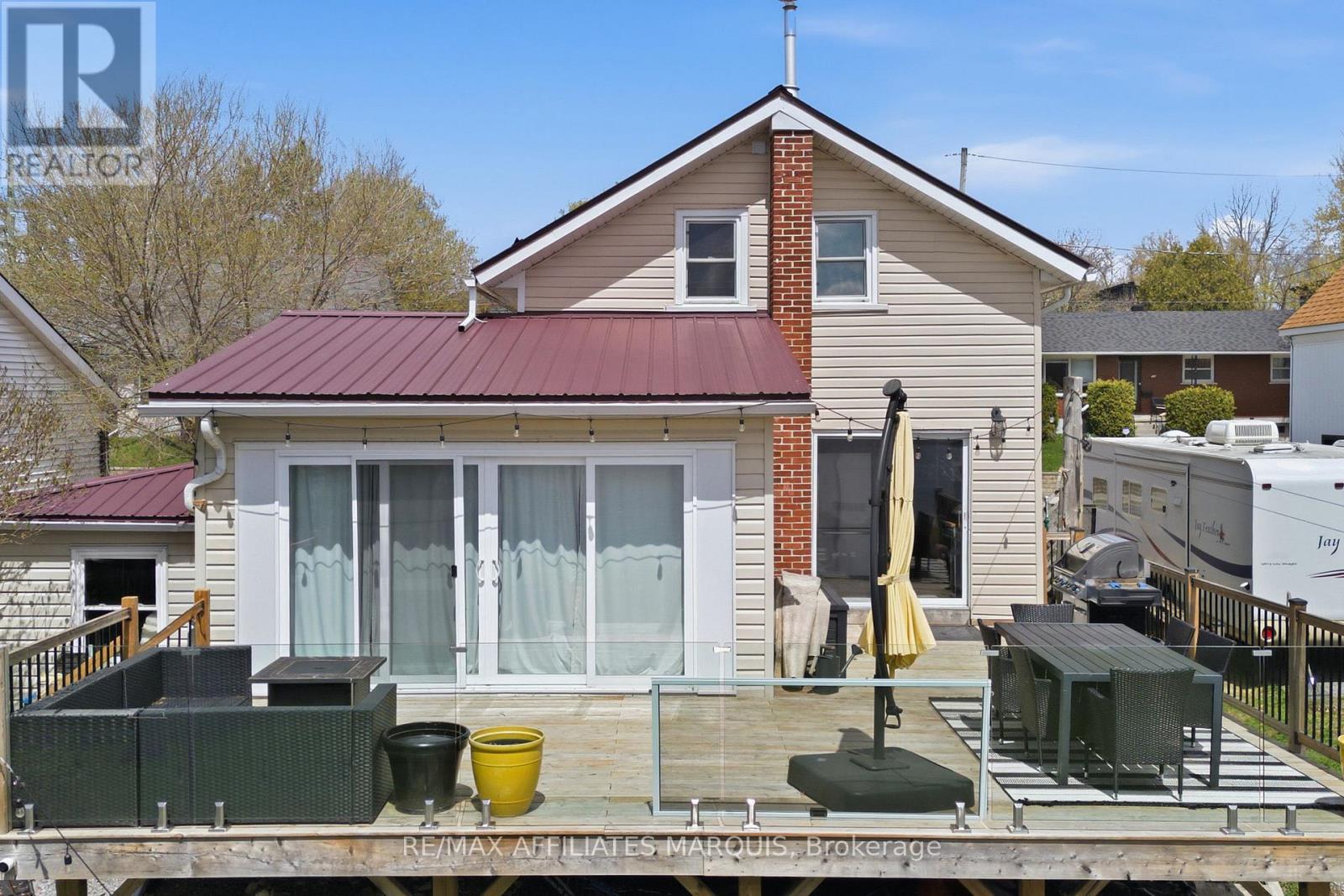 120 QUEEN STREET - 25