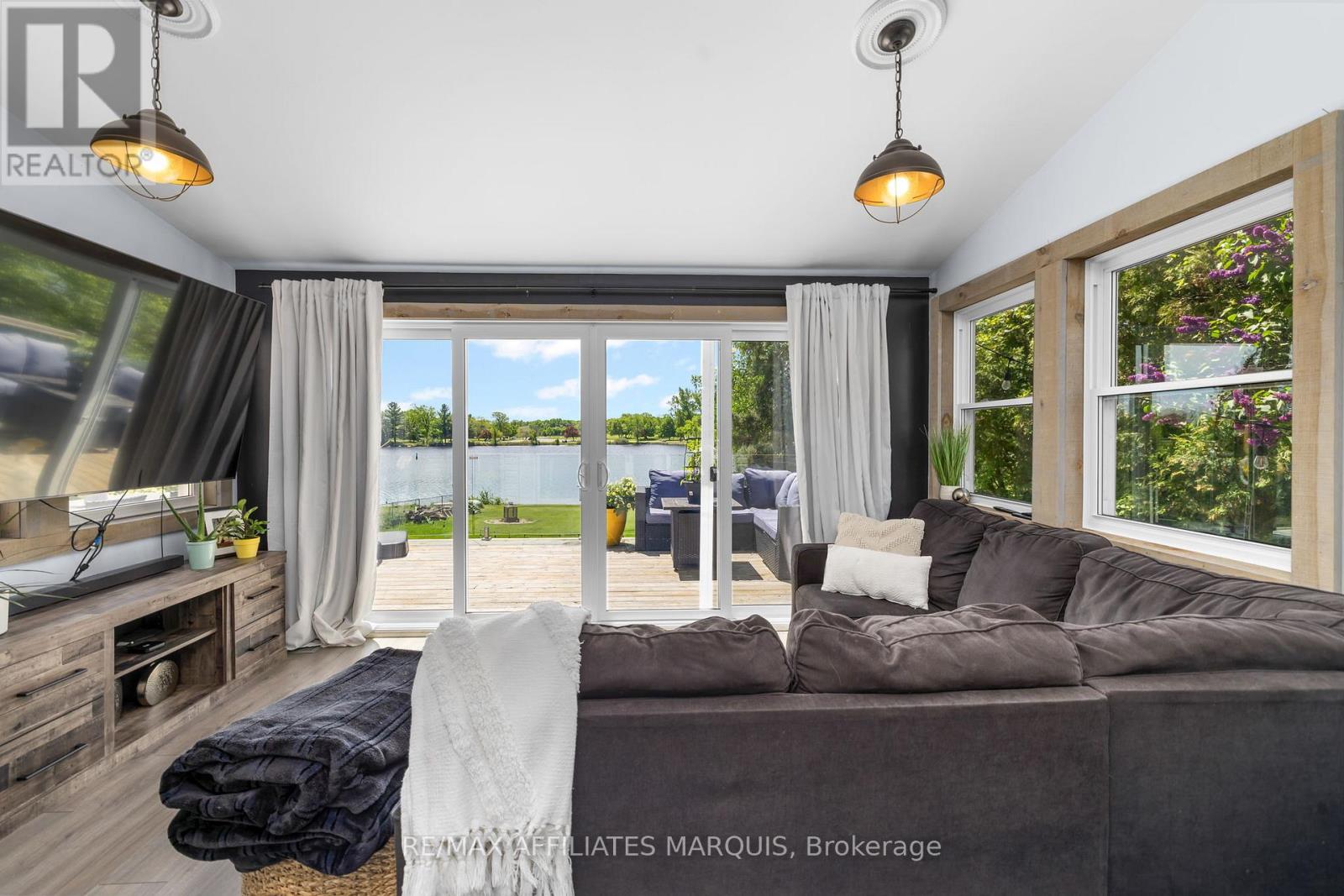 120 QUEEN STREET - 4