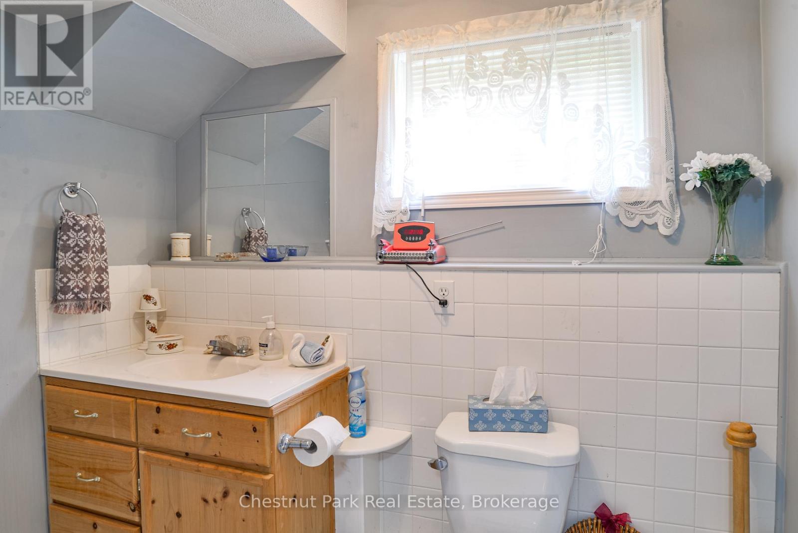 996 NORTH MARY LAKE ROAD - Image 24