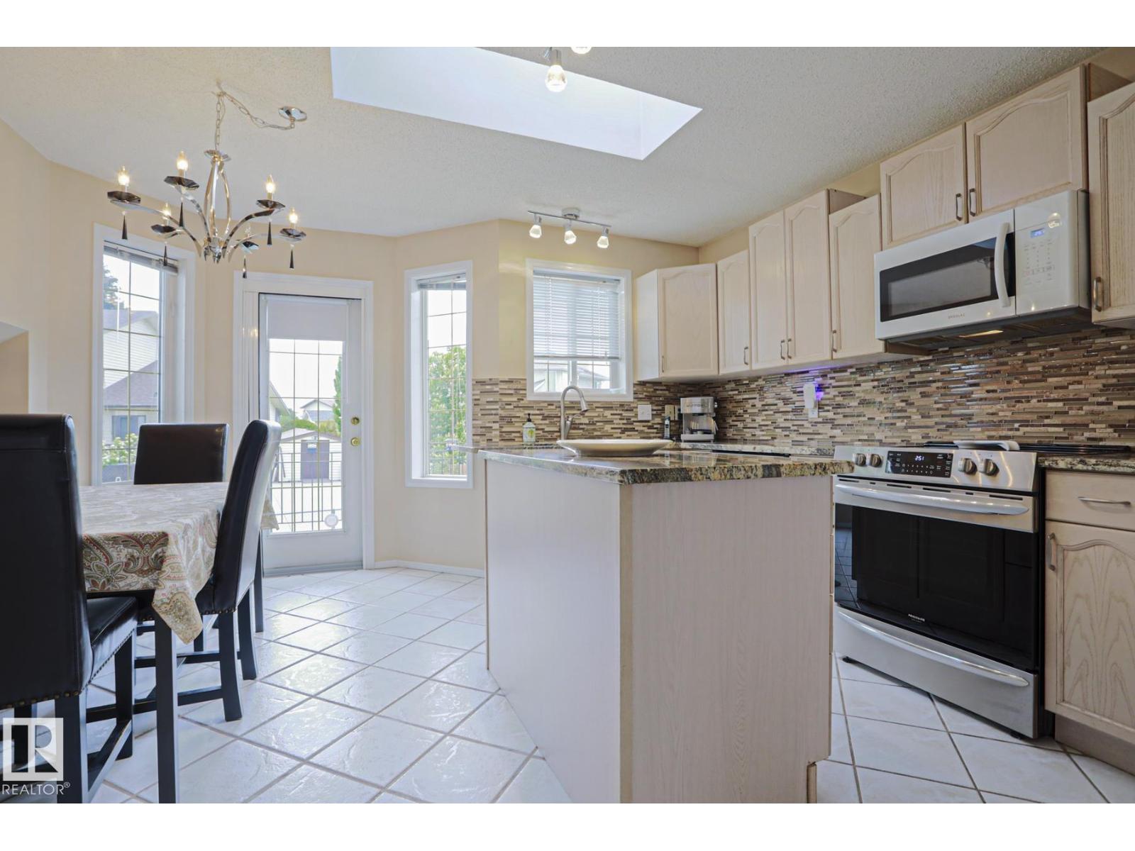 7716 154 AV NW — photo 10